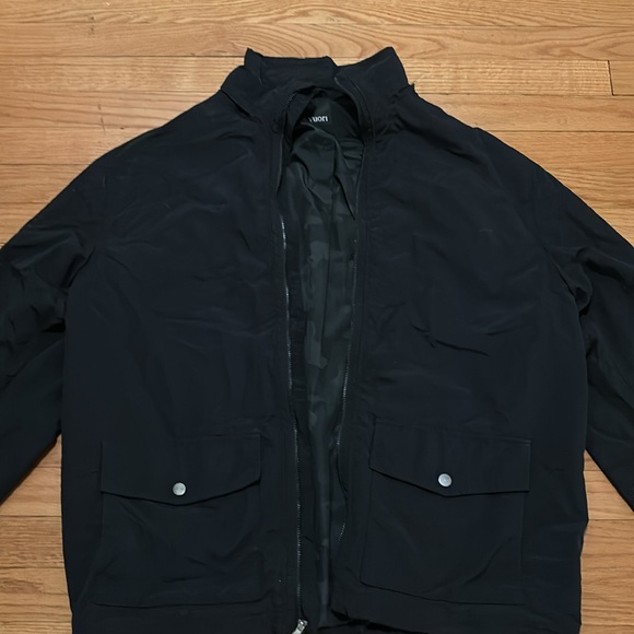 Vuori Light Rain Jacket - Picture 2 of 11